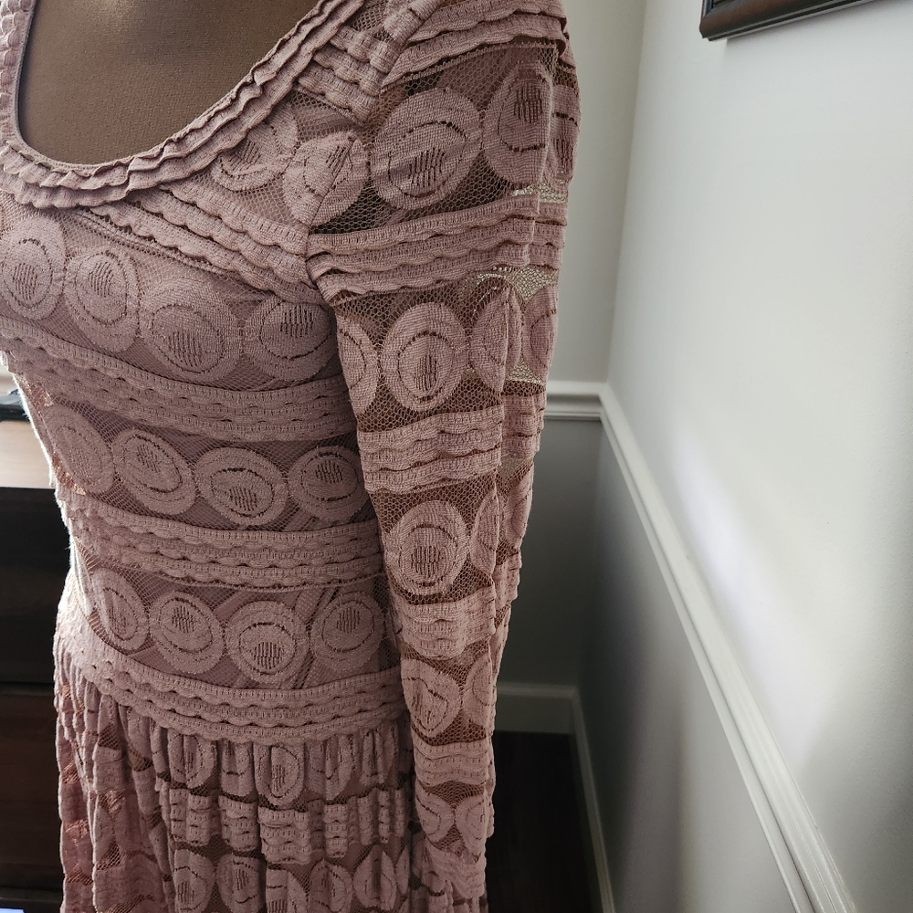 Sundance lace maxi dress fully lined - Picture 4 of 16